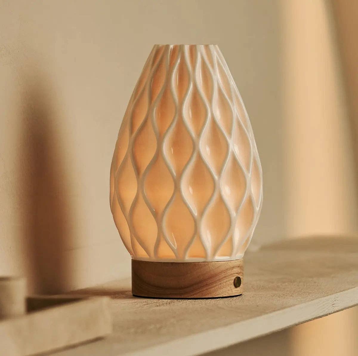 Tavellio - Wholesale Accent/Desk Lamp - Vela Light Brown Wooden Cordless Table Lamp | 3D-Printed Porcelain, Dimmable & Up to 100 Hours of Battery Life7