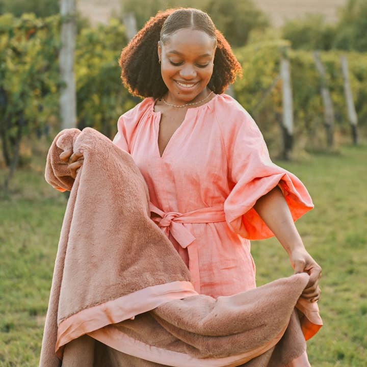 Little Giraffe - Wholesale Throw Blanket - Luxe™ Vineyard Throw15