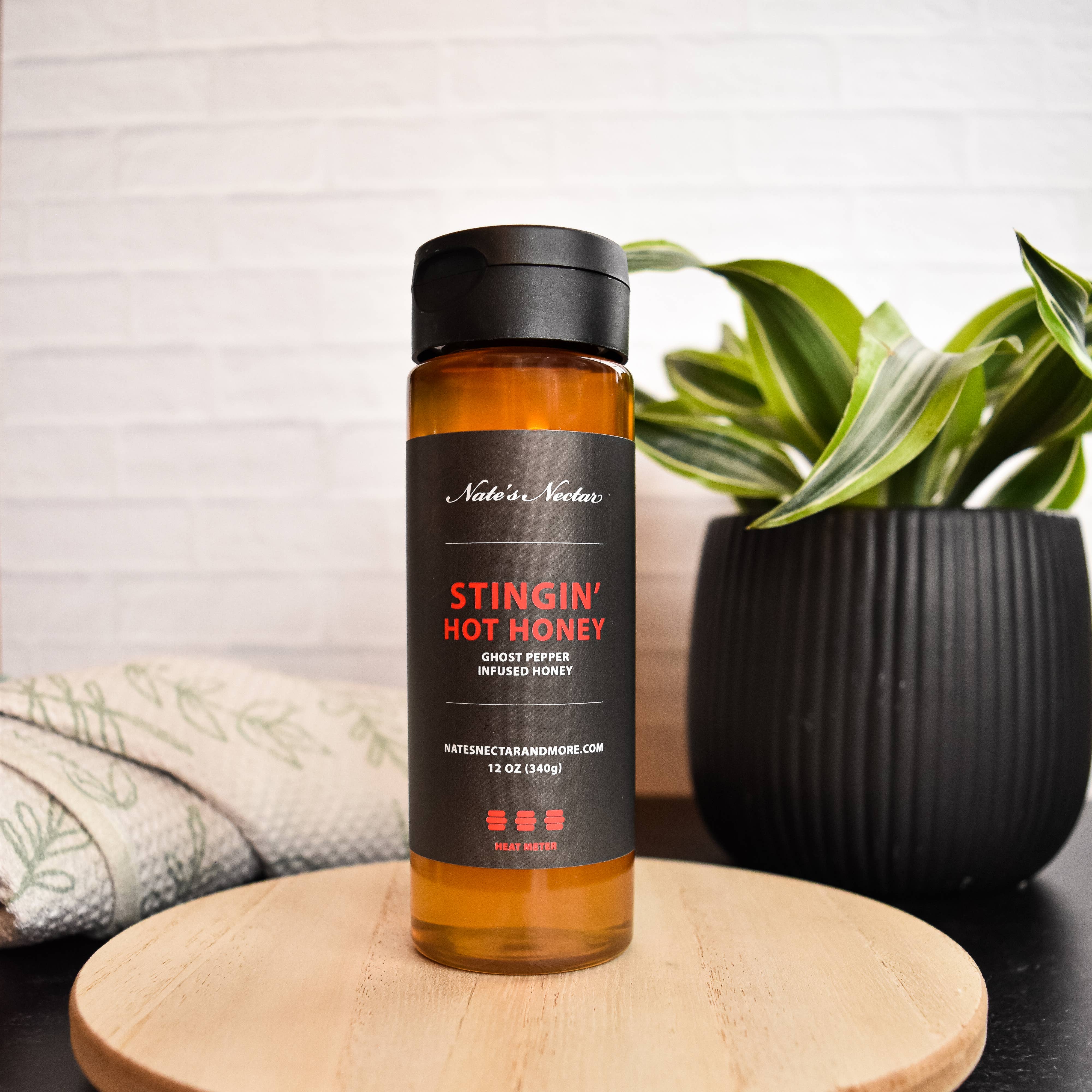 Nate's Nectar - Wholesale Honey - Stingin' Hot Honey, Plastic Squeeze Bottle