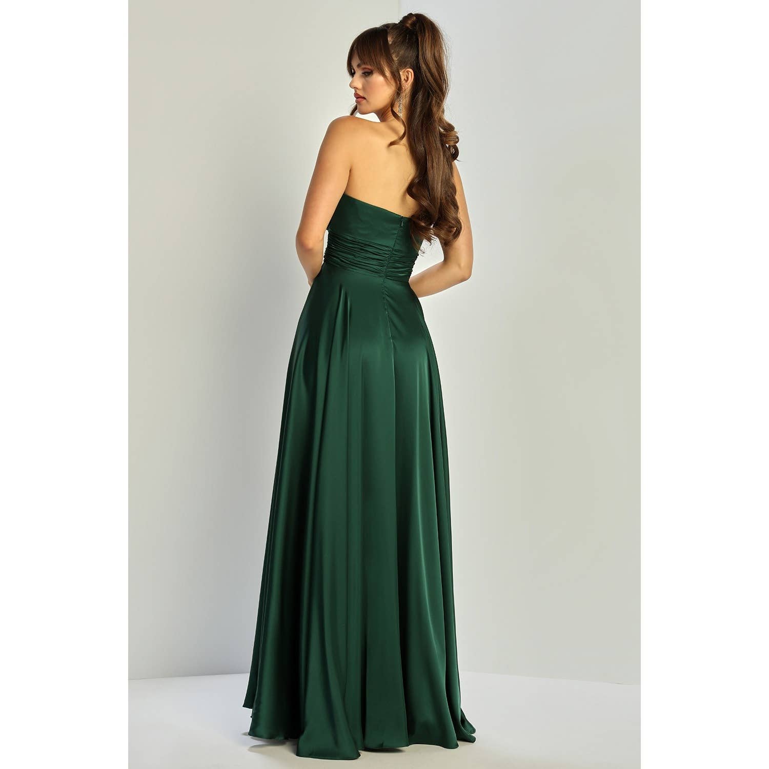 Babyfox Apparel – Vestido - Mulher por atacado – Top sem alças com nó torcido em linha A de cetim para dama de honor8