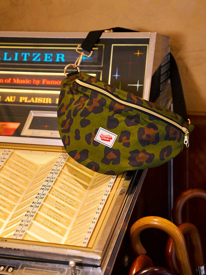 Banane COSTI Léopard for wholesale by Léopoldine Chateau