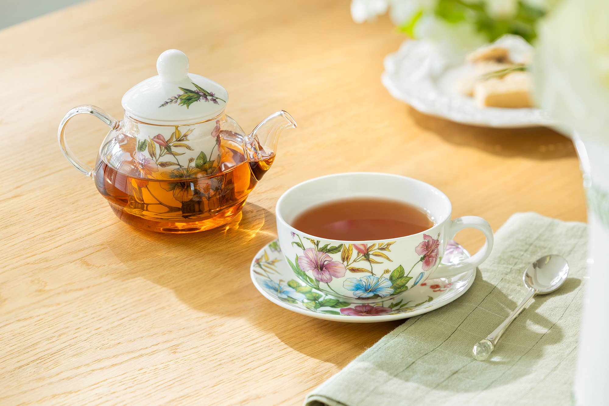 Grace Teaware - Wholesale Tea Set - Hibiscus Harmony Glass and Fine Porcelain Tea For One Set1