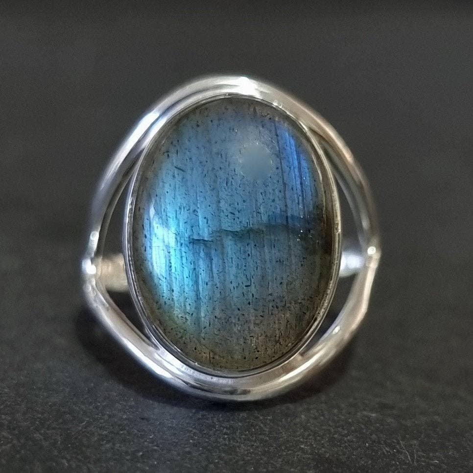 Mistry Gems - Vendita all'ingrosso Anelli cocktail/statement - Anello Unisex Ovale in Labradorite | Argento 925 | 15mm x 12mm1