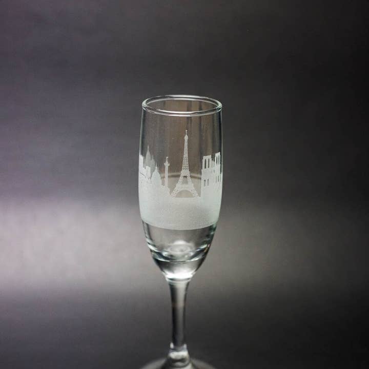 Parijs, Frankrijk Skyline Champagne Flute voor wholesale door Urban & Etched