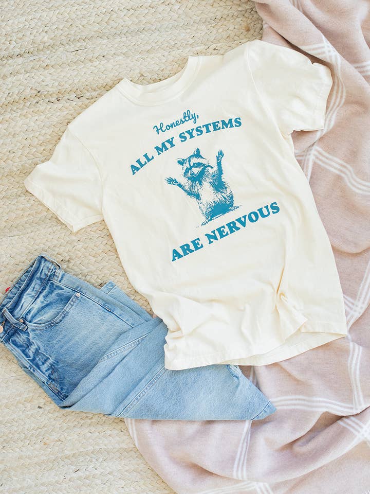 HONESTAMENTE TODAS AS MINHAS SISTEMAS ESTÃO NERVOSAS T-SHIRT por atacado de KNOTS + NOOK