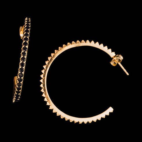 Orecchini a cerchio Kelce in nero per la vendita all'ingrosso da parte di Steward & James