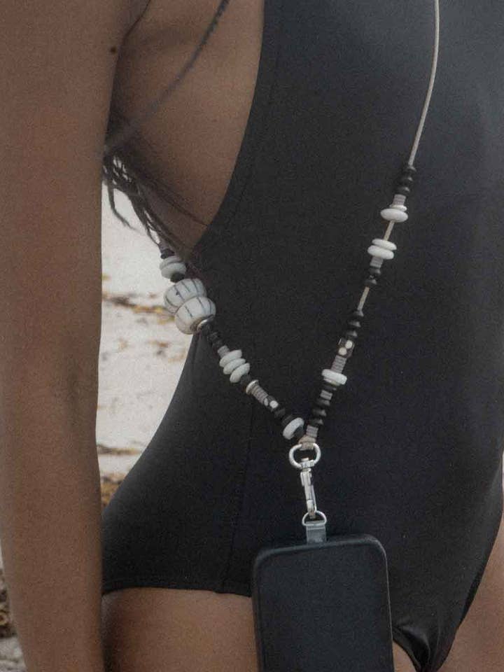 SABLE NOIR - CORDON DE TÉLÉPHONE PRINTEMPS/ÉTÉ pour la vente par By Lilla