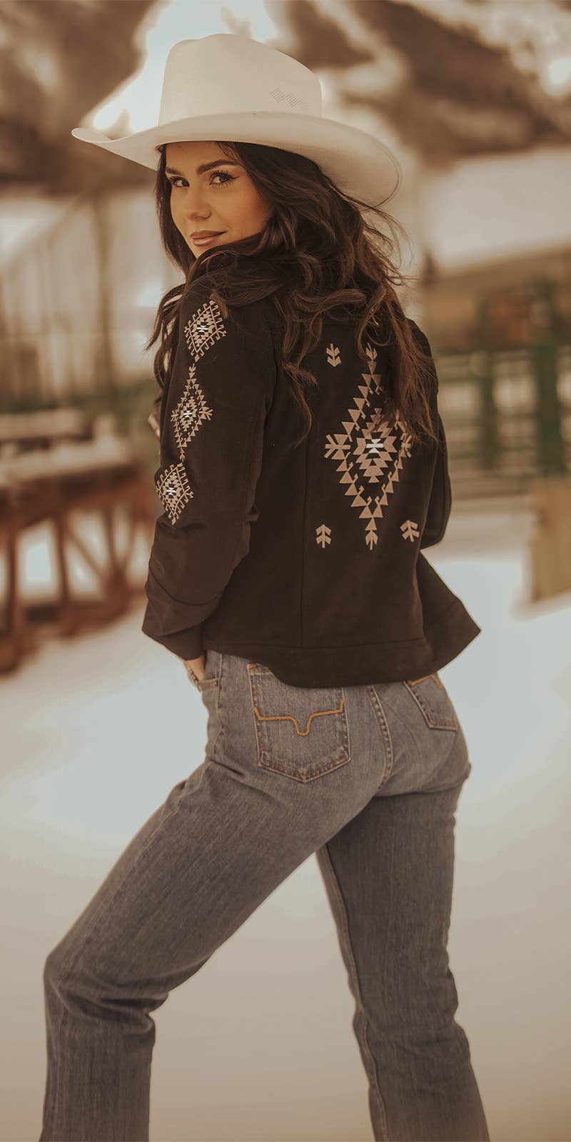 Black Ladies' Jacket L-25309 for wholesale on Faire