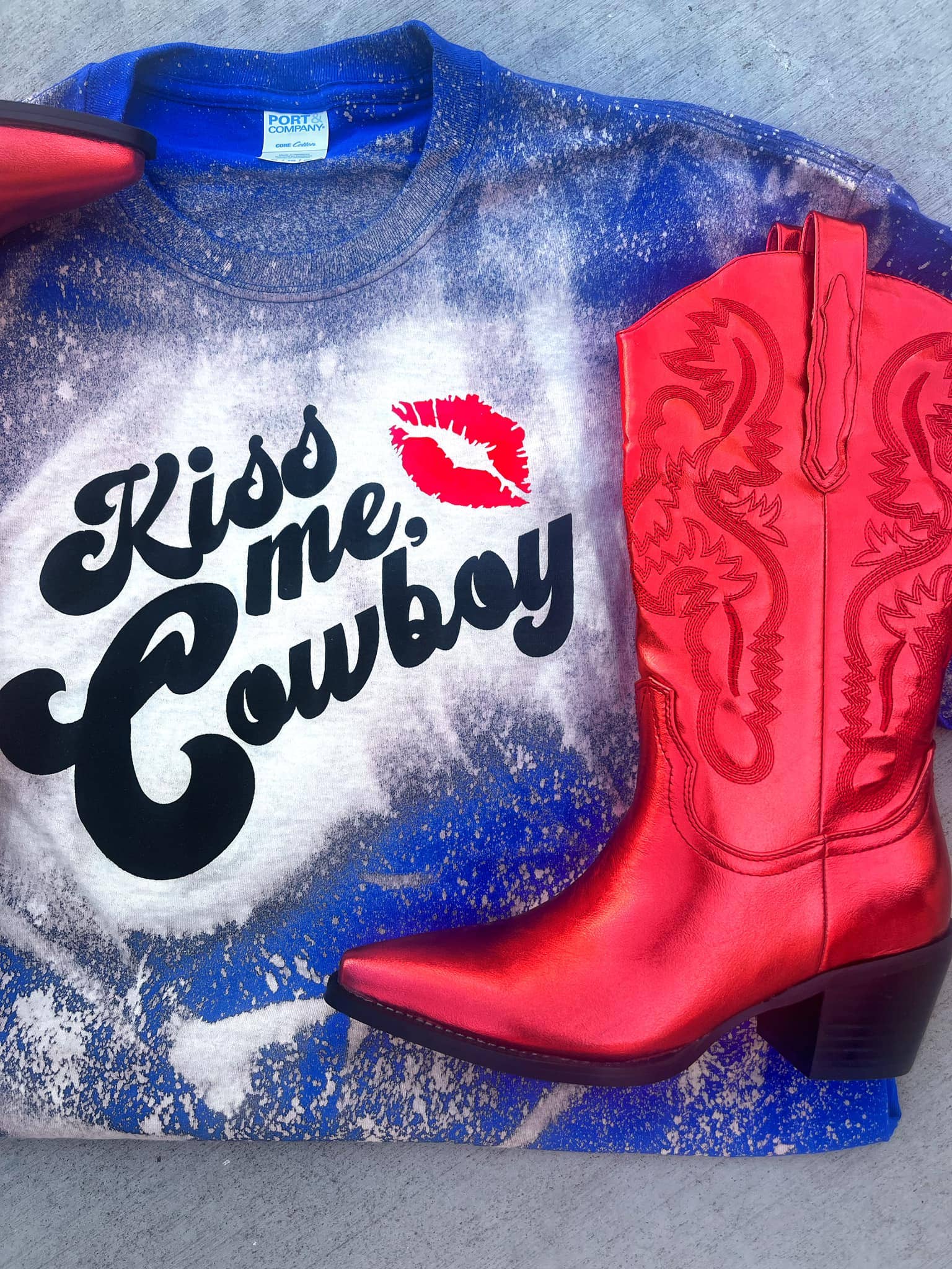 Buckin Barn Wholesale - Wholesale T-shirt met print - Dames - kiss me cowboyblauw0