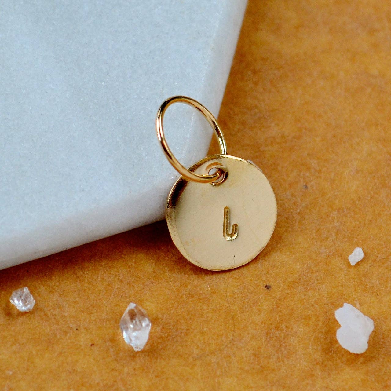 Foamy Wader - Venta al por mayor Abalorios/colgantes individuales - Set de abalorios con letra cursiva en minúscula, con letra cursiva, triple metal41