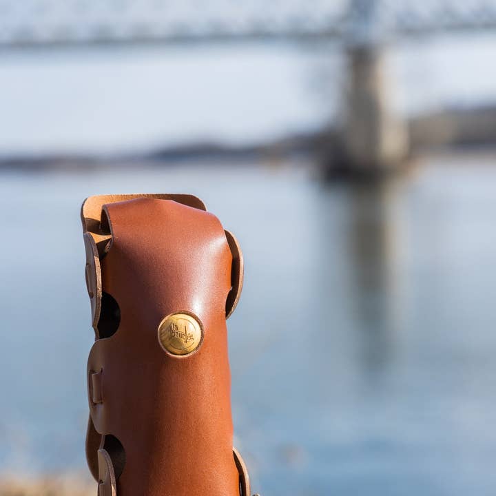 La Bouclée - Wholesale Sporting Accessories - La Triplette - Petanque ball holder - 100% leather5