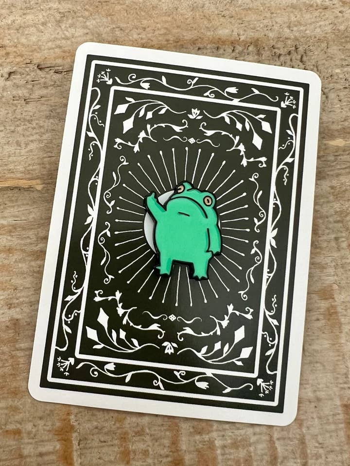 Épinglette en émail Friendly Frog Flippin the Bird pour la vente par LoVely Chaos