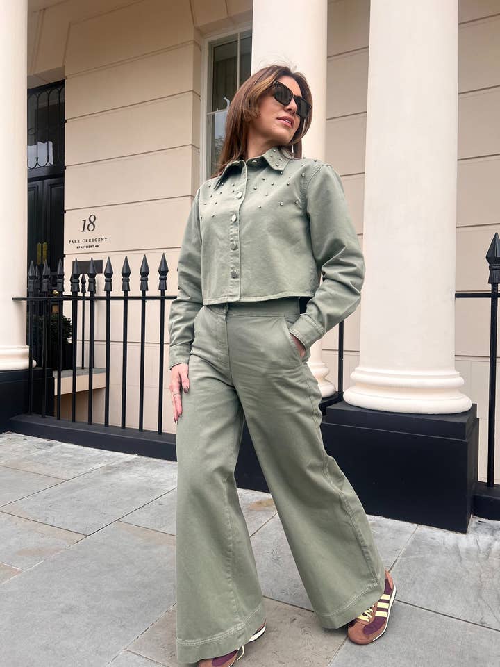 Vidbyxade högmidjade jeans – Duffy Khaki för wholesale av Libby Loves