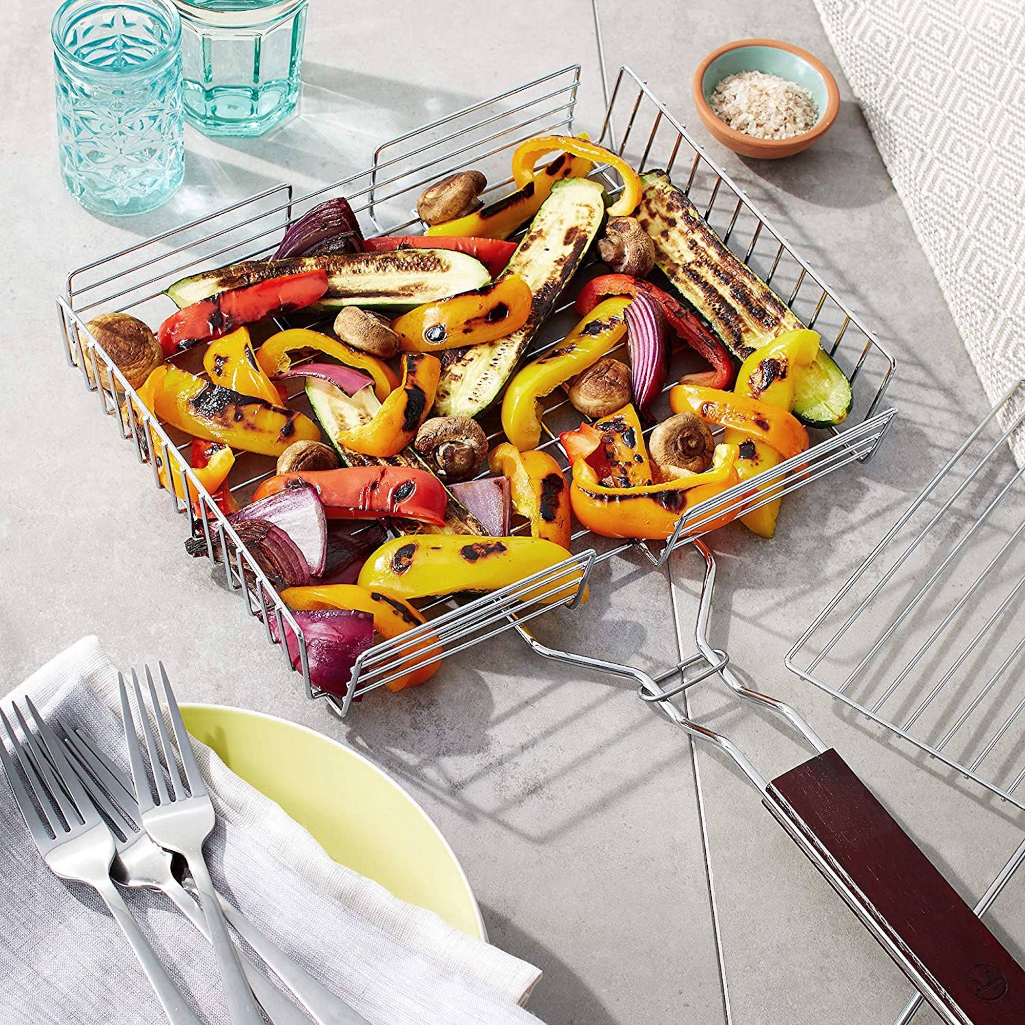 Fox Run Brands – wholesale Outdoor grill tools – Outset Chrome Grill Basket with Rosewood Handle, 25" Long1