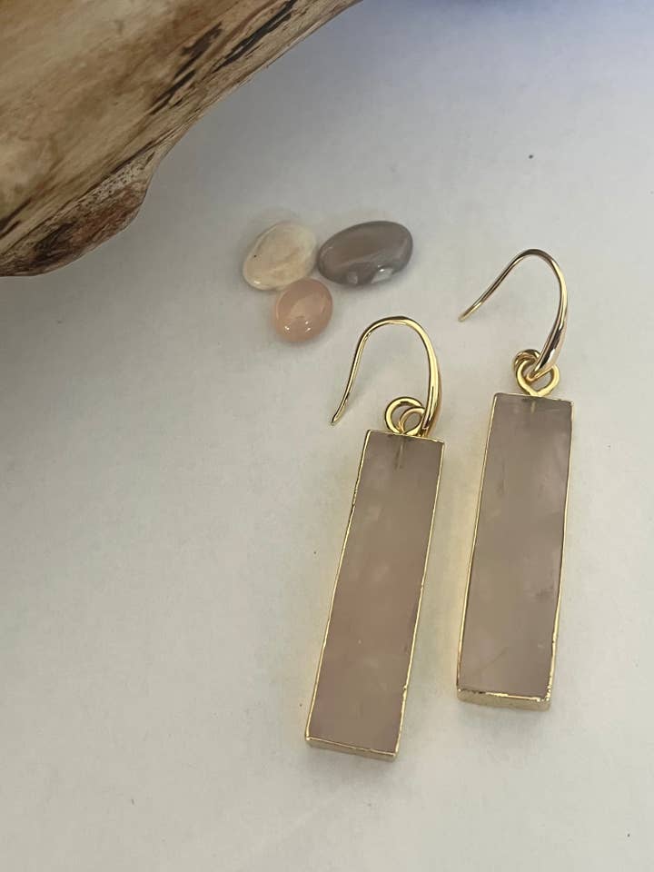 Boucles d'oreilles roses pour la vente par jools & joplin