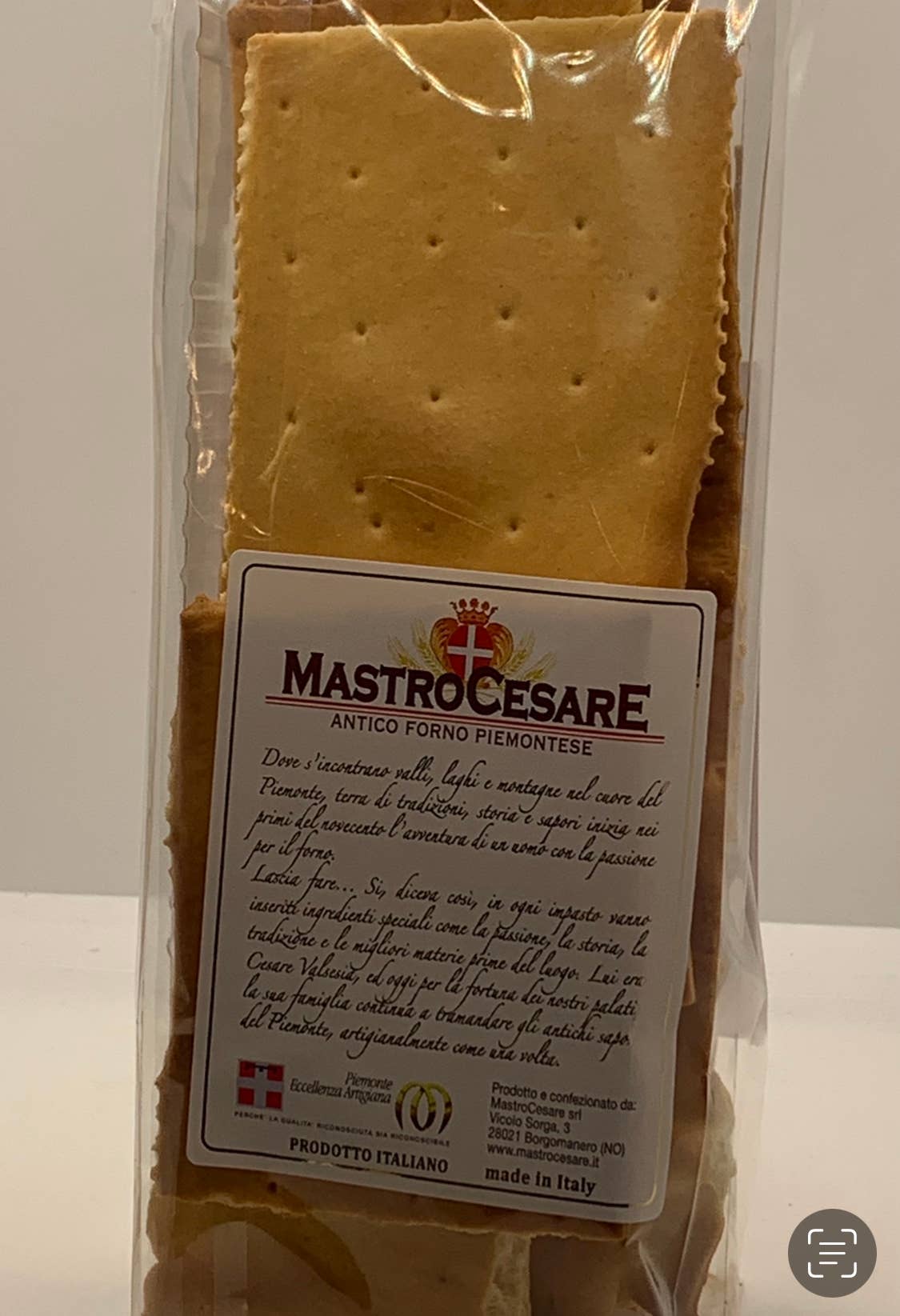 La Deliziosa Pasticceria di Mastro Cesare srl - Wholesale Crackers - Artisan focaccia with Parmesan cheese made in Italy1