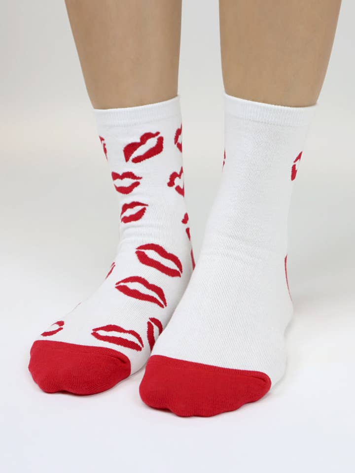Meias Brand Crew Mulher Kiss AB White Meias Incomparáveis por atacado de 7DAYSSOCKS
