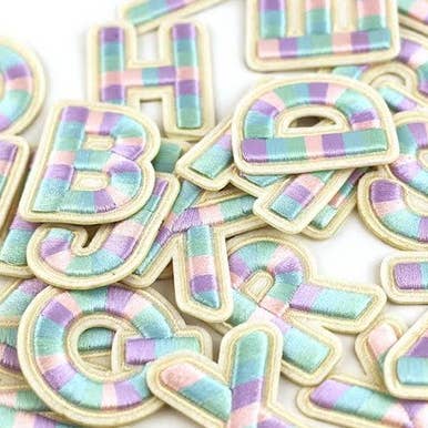 Regenbogen-Stickerei-Aufnäher, selbstklebend für den Großhandel von Dilworth Road