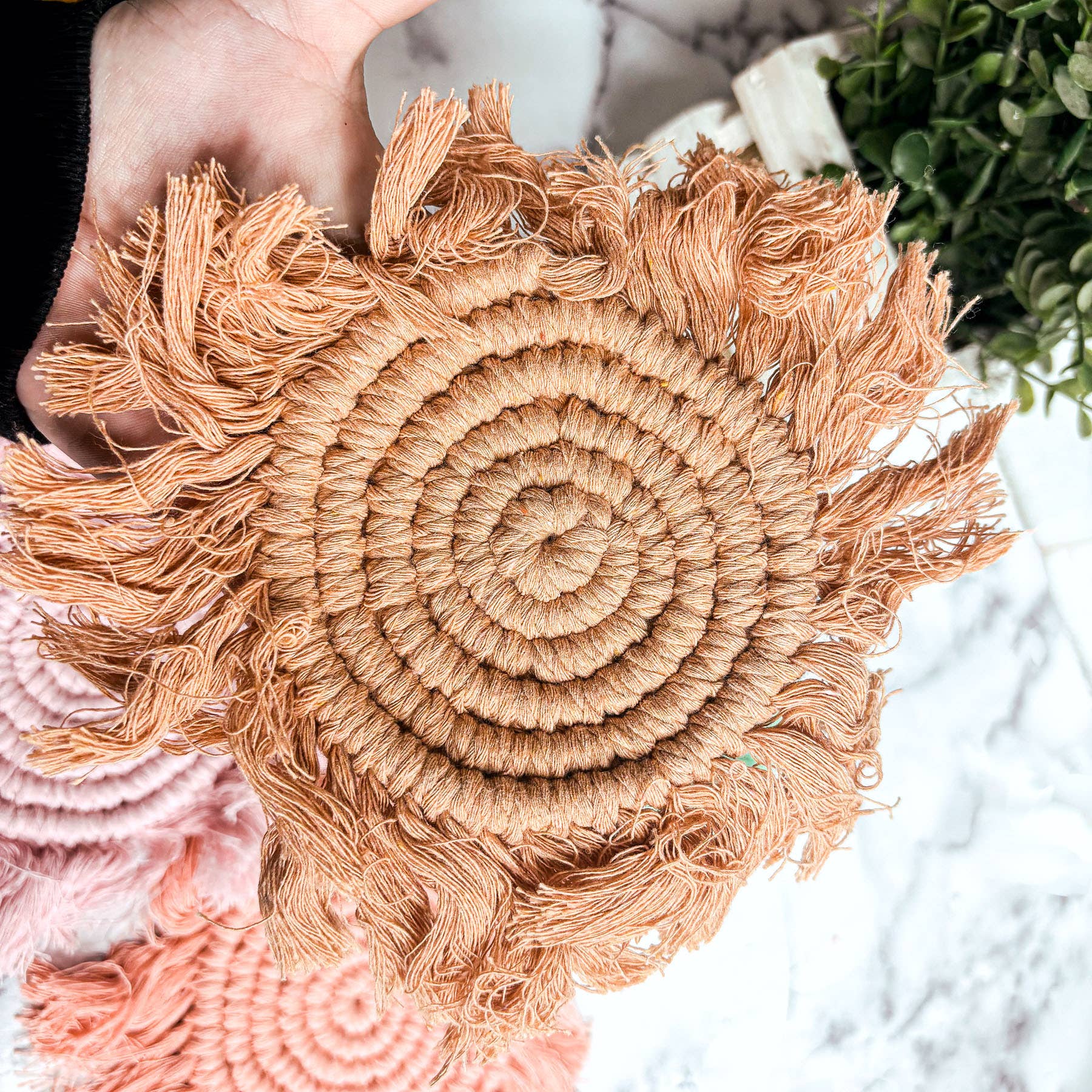 Gia Roma – Objeto de mesa decorativo por atacado – Porta-copos de algodão com tassel em tons pastéis, decoração de mesa para primavera e Páscoa12