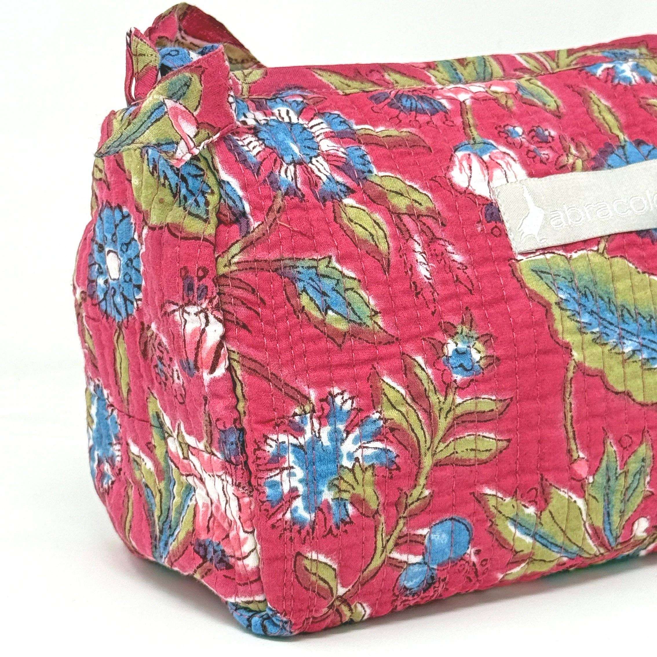 ABRACOLORS - Vendita all'ingrosso Beauty case - Donna - Borsa da toilette trapuntata con stampa floreale alla fragola0