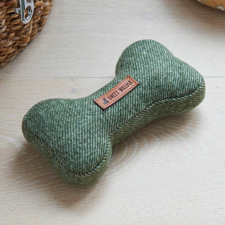 Jouet pour chien - Green Tweed Bone pour la vente par Sweet William Designs
