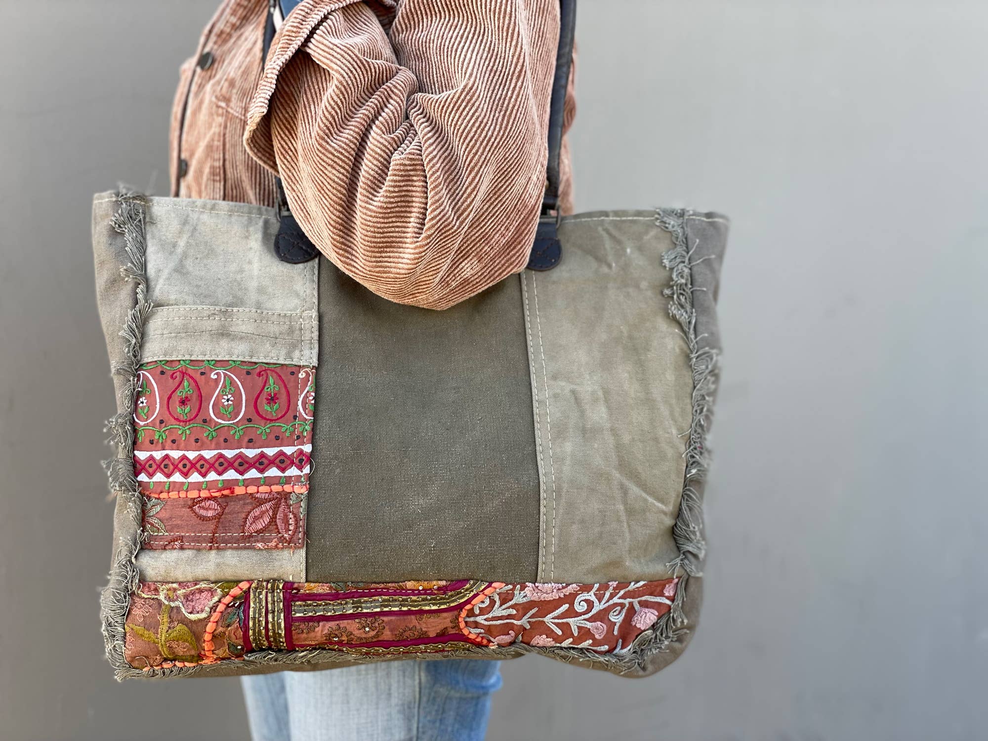 Vintage Addiction - Wholesale Tote Bag - Women's - Recycled Tent Tote with Vintage Textiles (Zipper Top)2