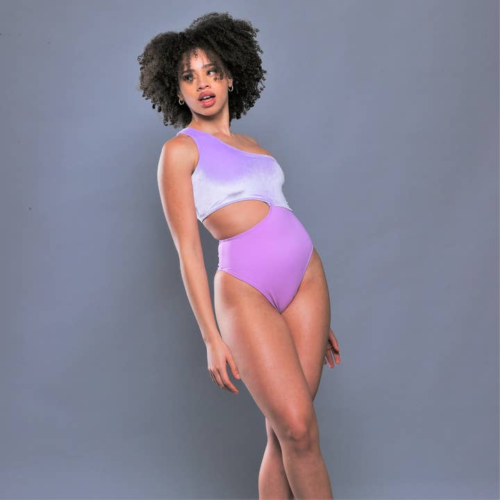 Maillot de bain 1 pièce à découpes Baiana - Lilas pour la vente par Brasini Swimwear + Brasini Fit