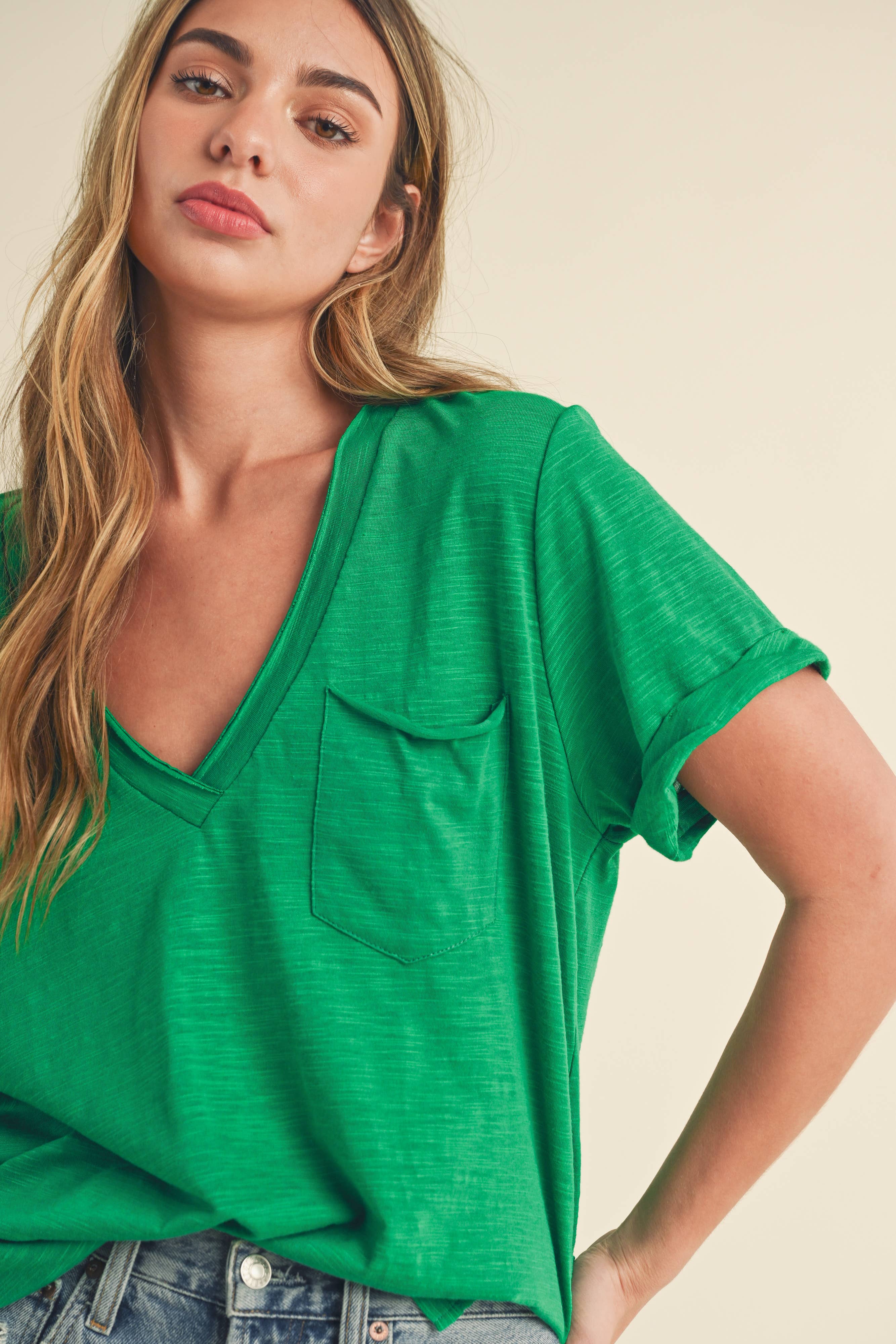 AEMI + CO - Wholesale T-Shirt - Women's - 8286DK Zoie V-Neck Short Sleeve Top 523