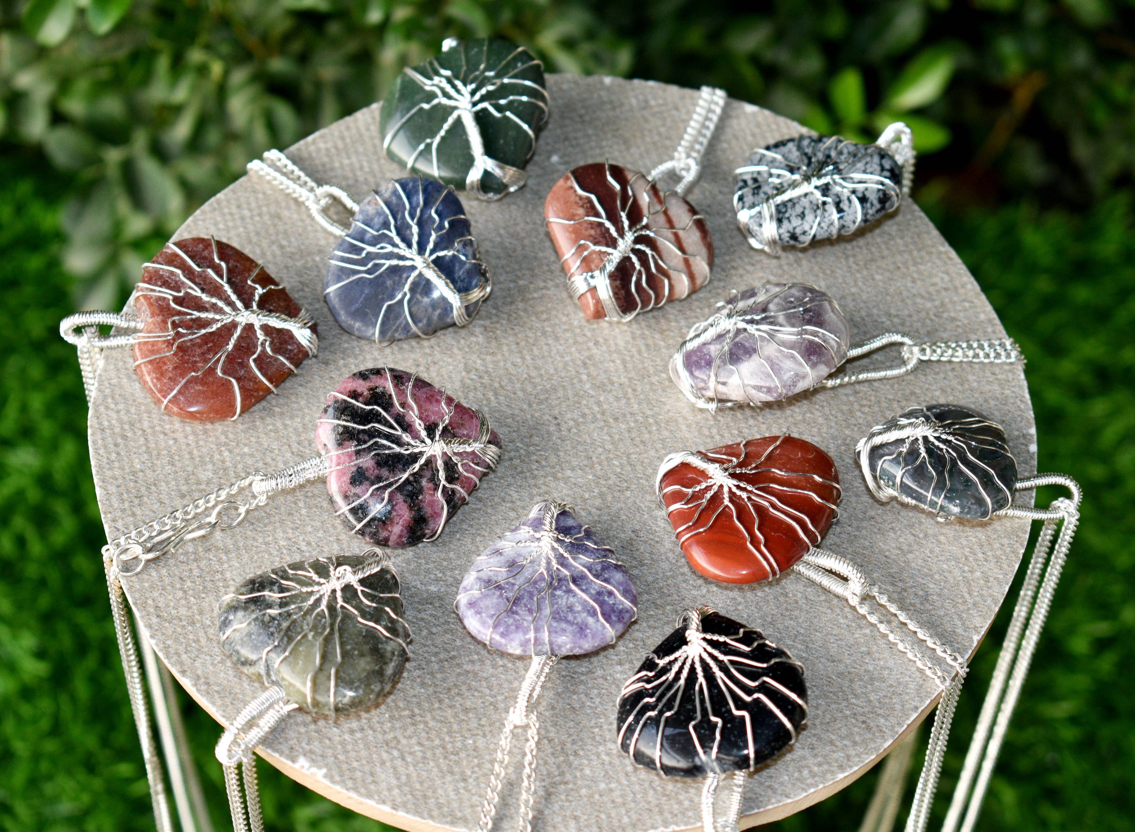 Soothing Crystals - Vendita all'ingrosso Collana con ciondolo/pendaglio - Ciondolo in cristallo a forma di cuore in argento avvolto in filo d'argento12