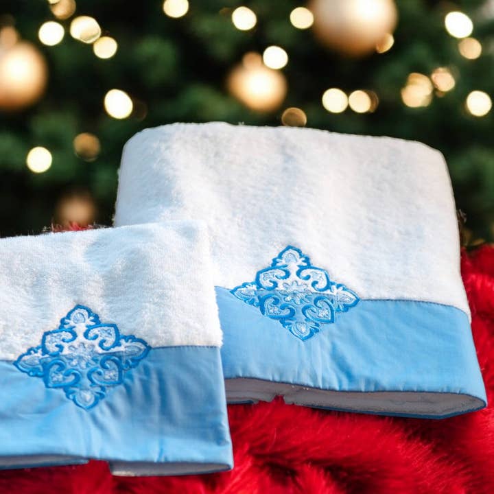 Maiolica Blue Sponge Set for wholesale by Roberta Netti Home Design