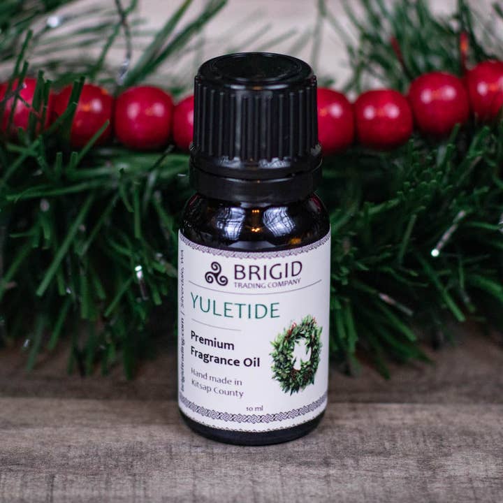 Brigid Trading Company - Wholesale Fragrance oil - Yuletide Diffuser Oil - Juniper, Christmas Wreaths, Pine Trees, and Bonfire Smoke2