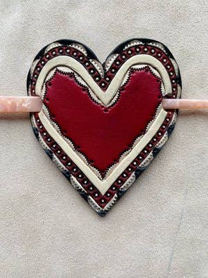 Be Mine Hair Slide voor wholesale door Malevolent Leather