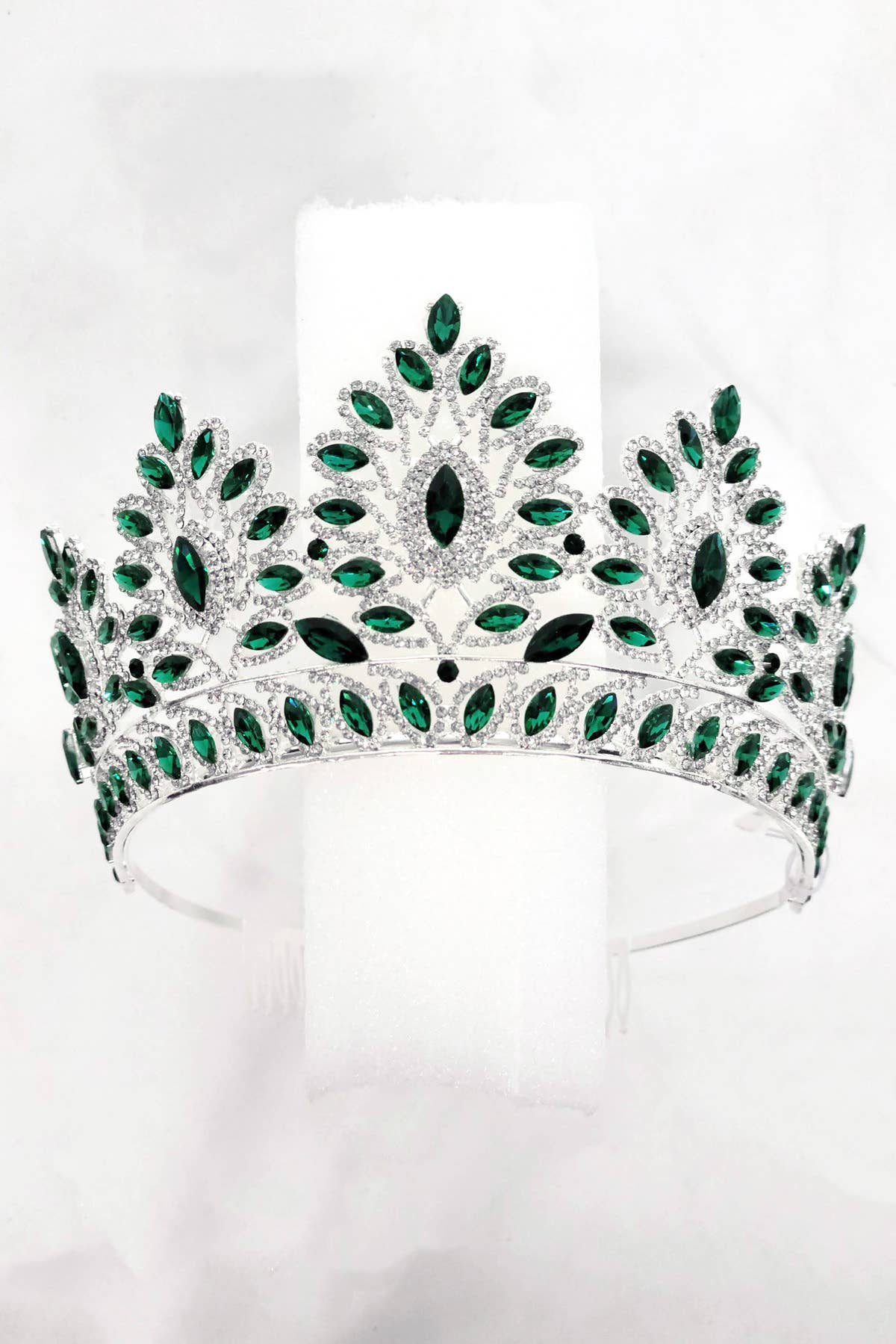 Chicas - Wholesale Tiara - Women's - One Size Fits All Metal Tiara With Rhinestones. HT93717