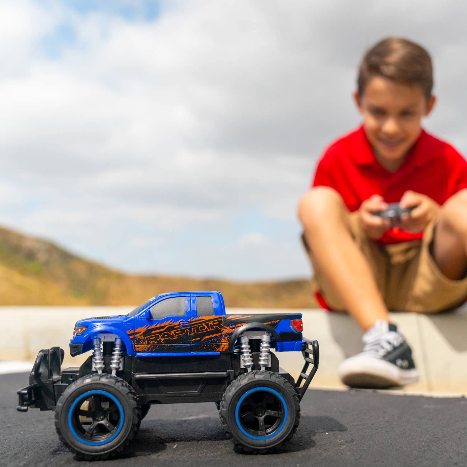 World Tech Toys - Wholesale Electronic Toy - Kids & Baby - 1:24 Licensed Ford F-150 SVT Raptor RC Truck3