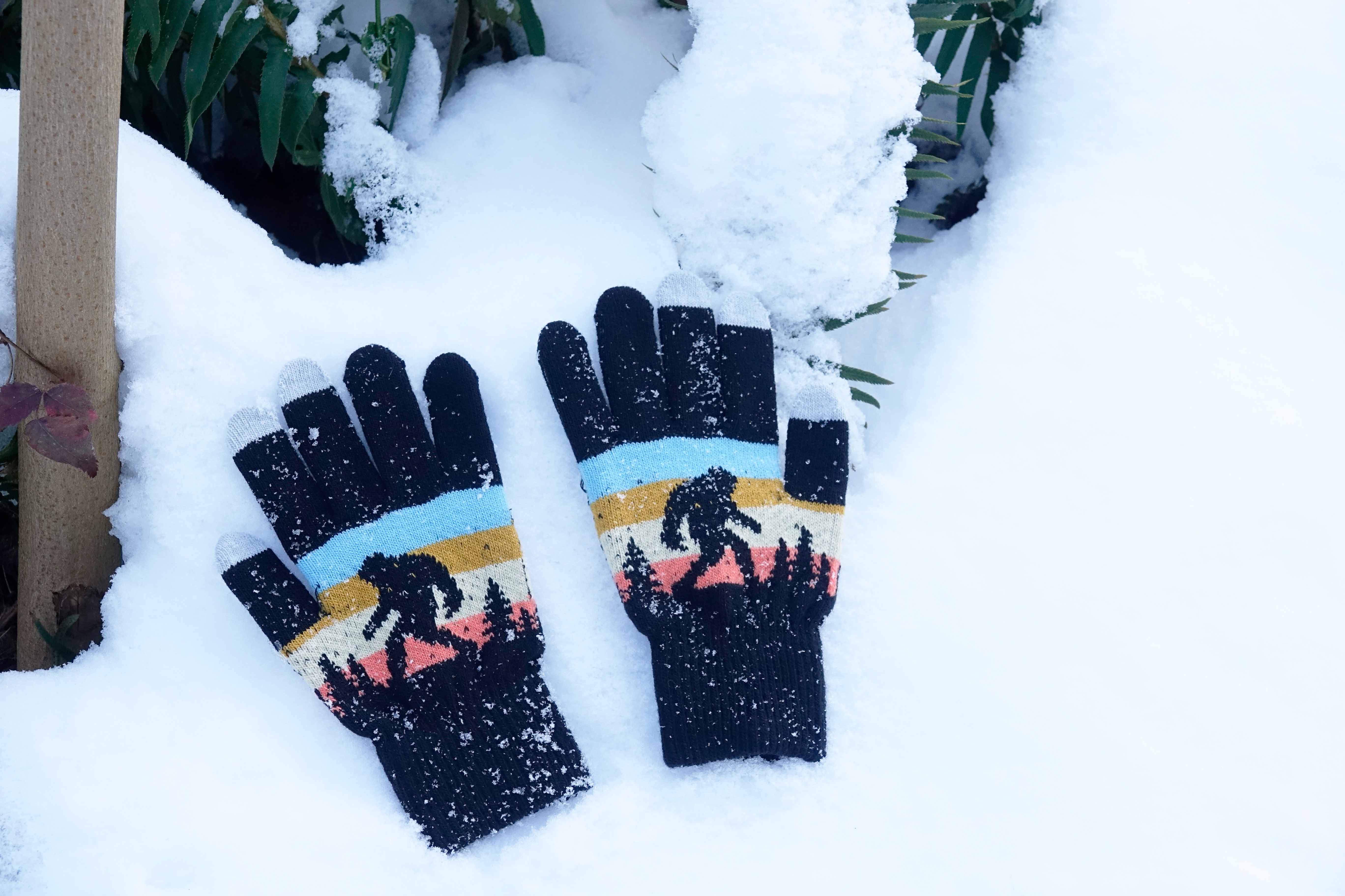 Northern Icons Creations INC – Engroshandel Handsker - Unisex – Sasquatch Shadows strikkede handsker2