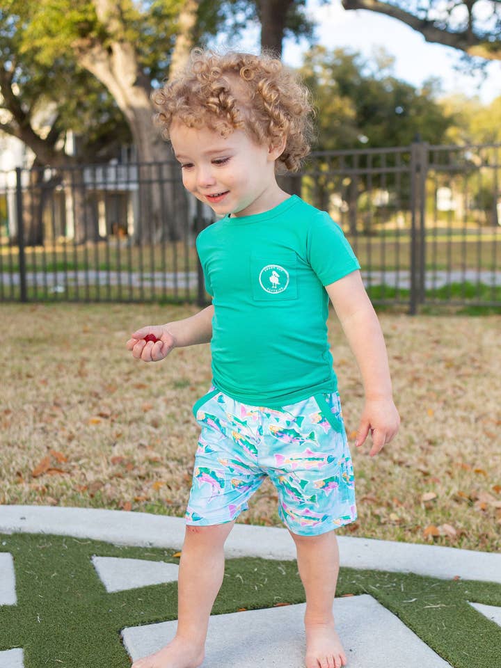 Freizeitshorts mit Fischmotiv für den Großhandel von Sweet Bay Clothing