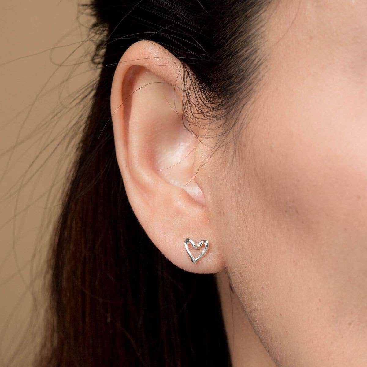 Boma Jewelry – wholesale Solitärörhängen – Oändlig Loop Hjärtstift (ES 2780)1