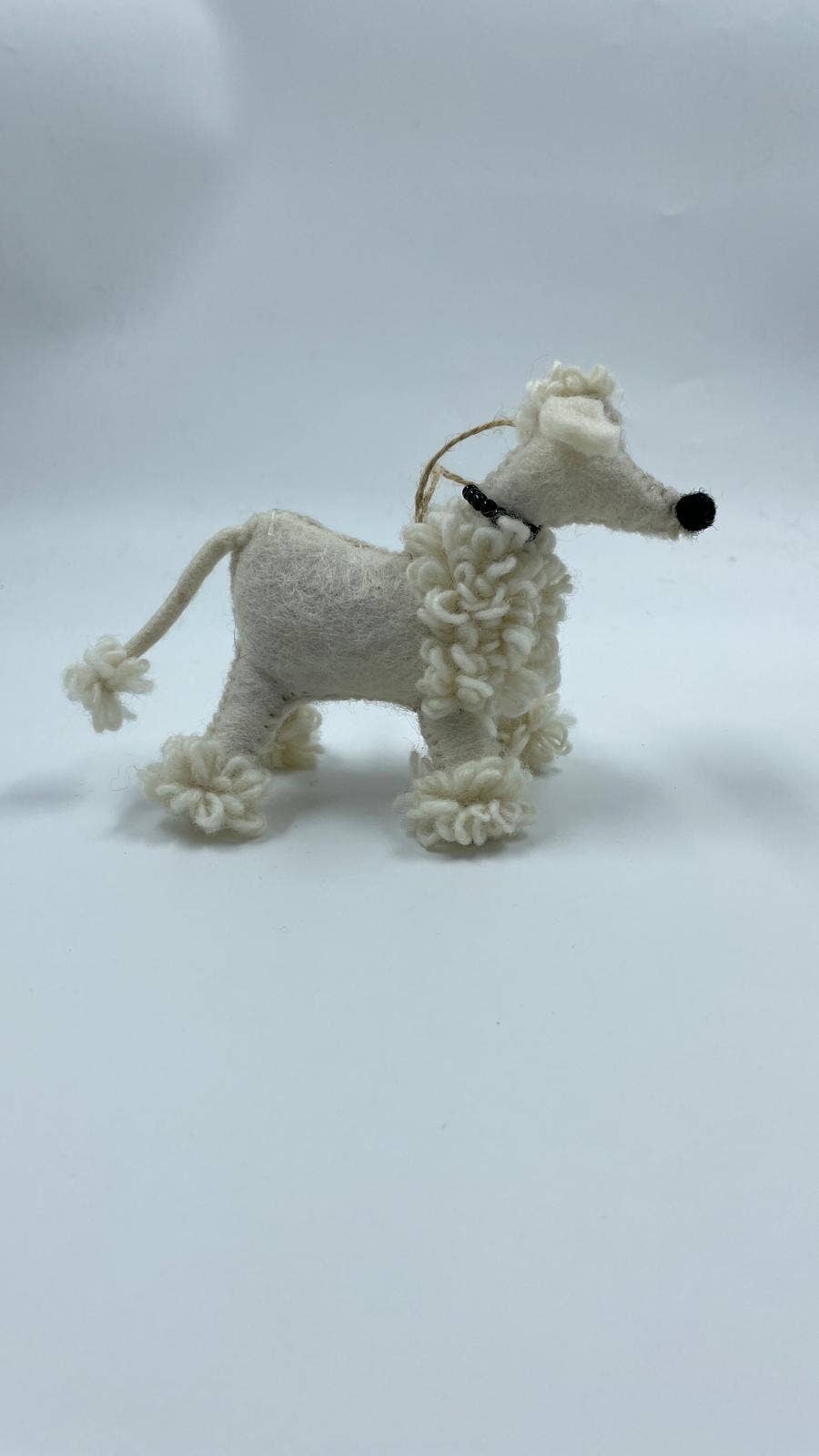 Funky Yak Ltd – Engroshandel Pynt – Filt Puddelhund Dekoration/Pynt0