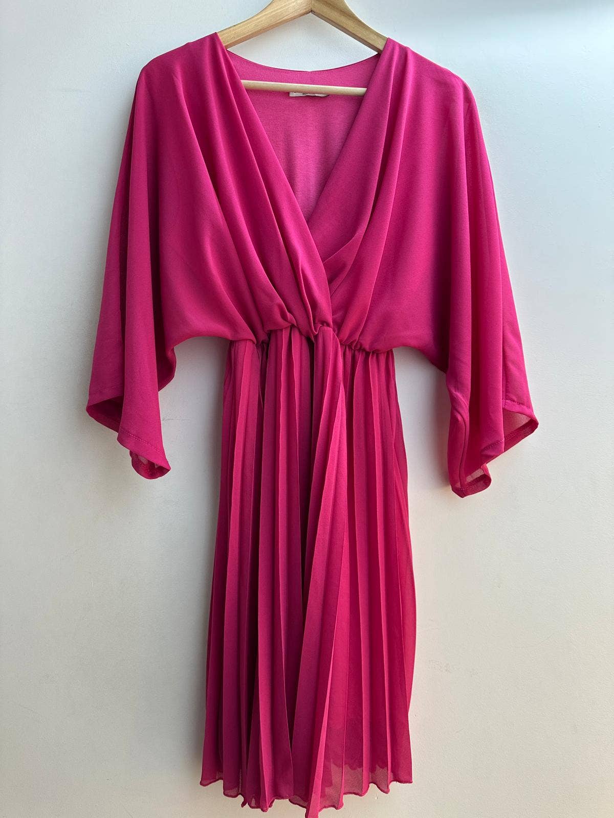 LORIANE – wholesale Dress – Women's – 10558 V-neck pleated short dress with viscose lining4