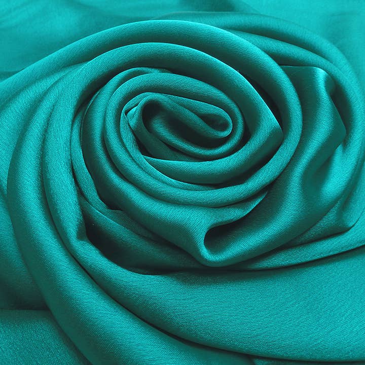 Hijab Collections – wholesale Hijab – Women’s – Big size very silky hijab 17