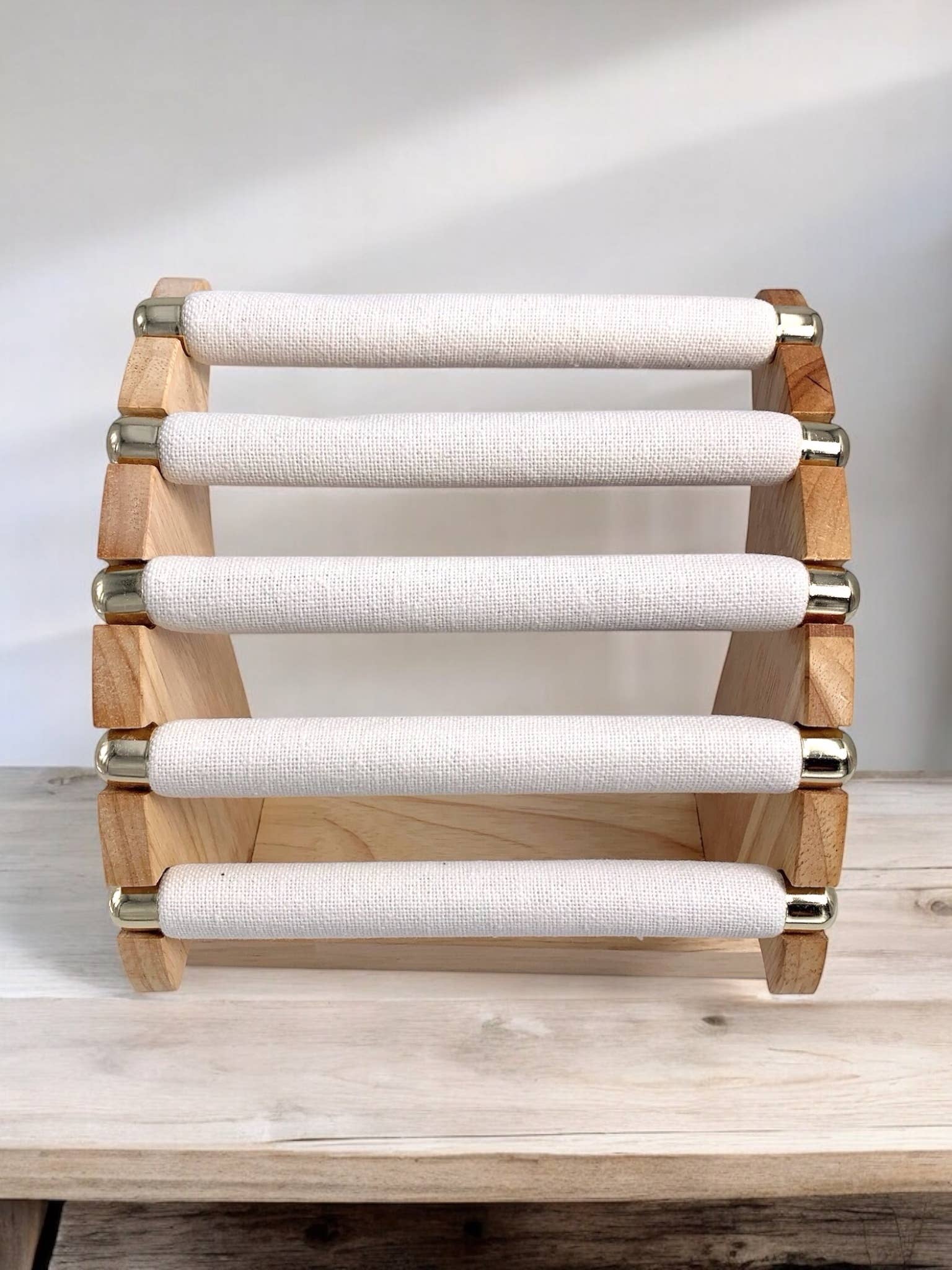 Beige Ring display (19x17.5x16cm) RY22 for wholesale on Faire1