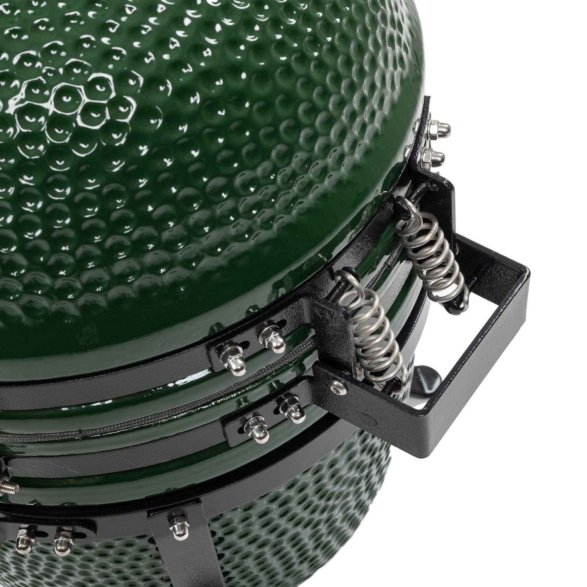 Kamado SUMO – Großhandel Grillbesteck – Kamado SUMO JR Grün – kompakter Kamado-Grill mit Bambusgriffen7