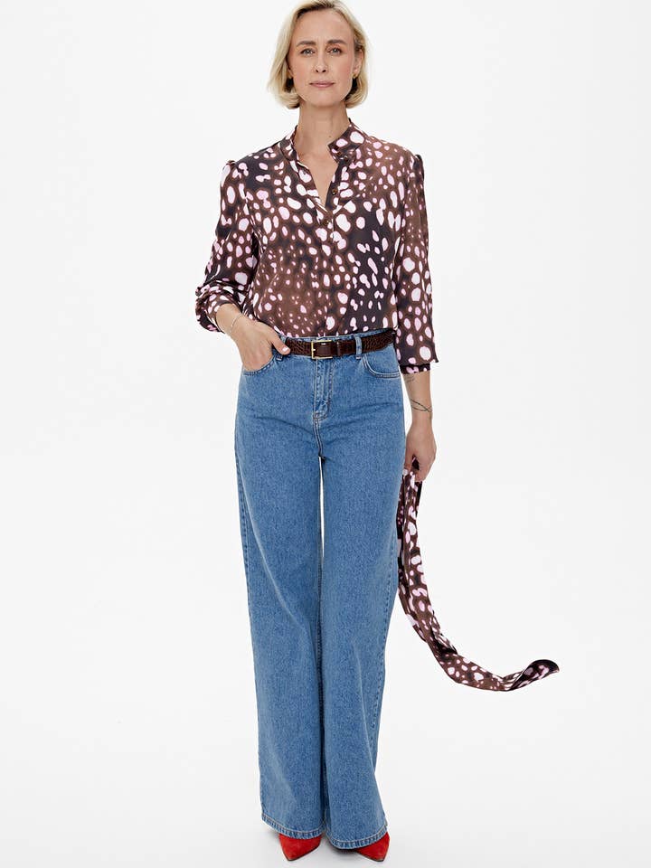 CAPSULE by Agnė Gilytė - Wholesale Blouse – Women’s - Blouse 'LYON' | chocolate & raspberry print statement to5