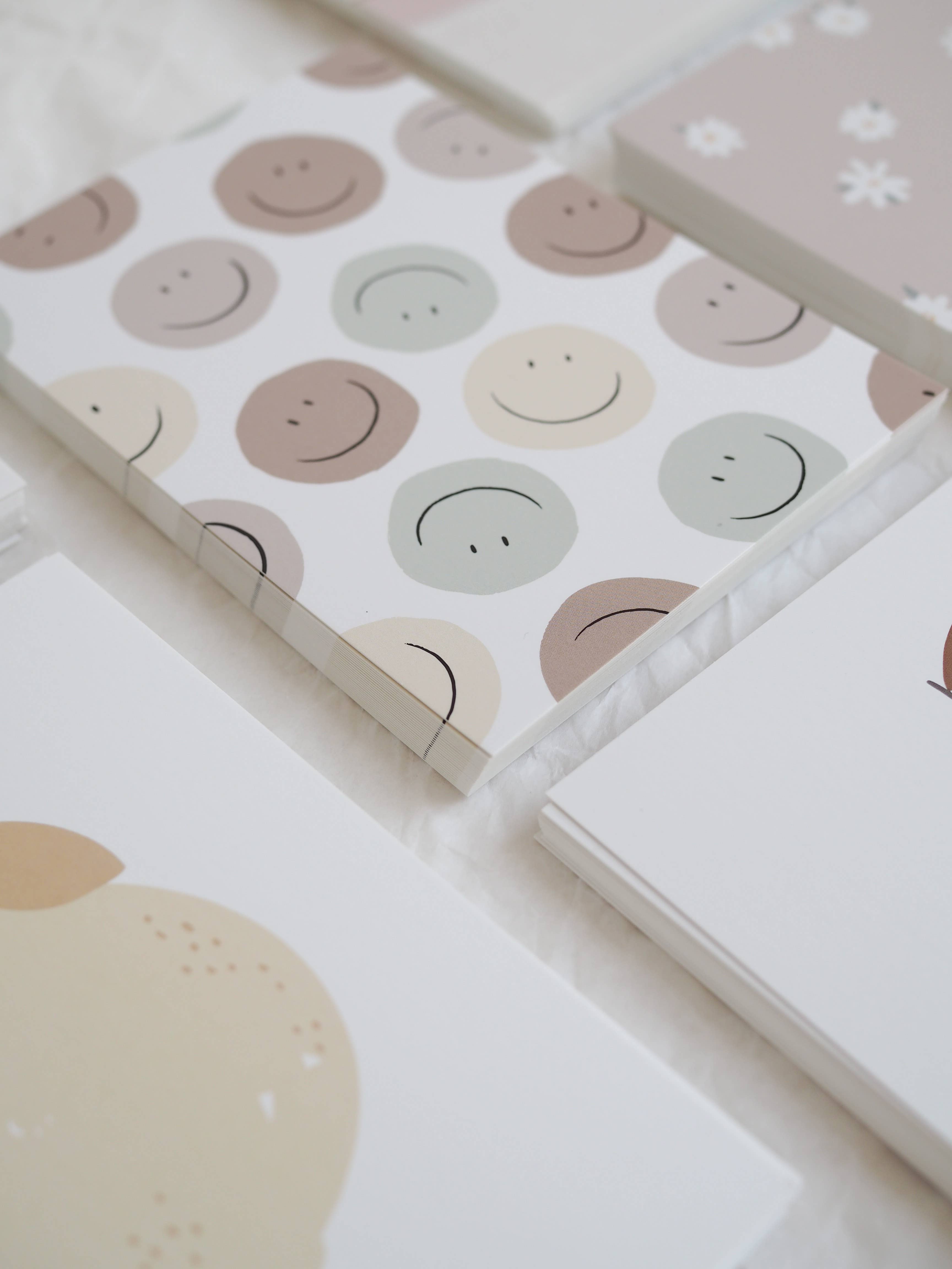 KruthDesign - Wholesale Postcard - Postcard/smiley1