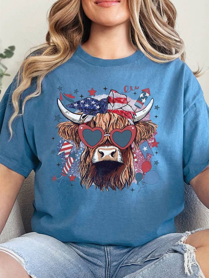 Wholesale Accessory Market - Wholesale Screen Printed T-Shirt - Women's - American Highland Cow Short Sleeve Relaxed Fit T-Shirt13