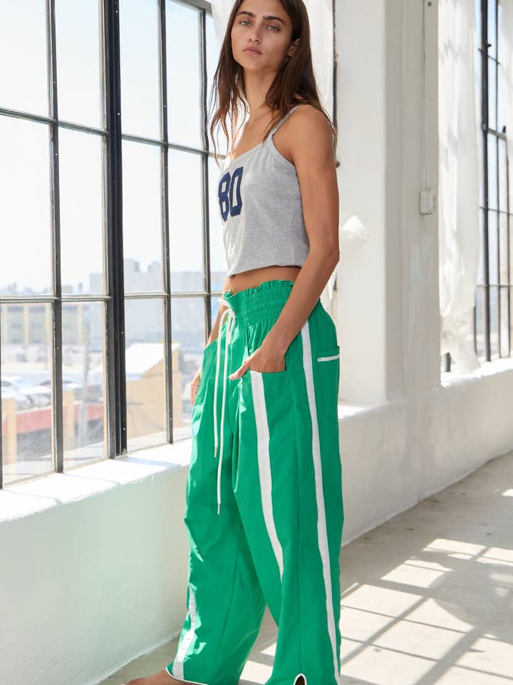 BUCKETLIST INC - Wholesale Pants - Women's - IP5540 Windbreaker Pants With Contrast Stripe12