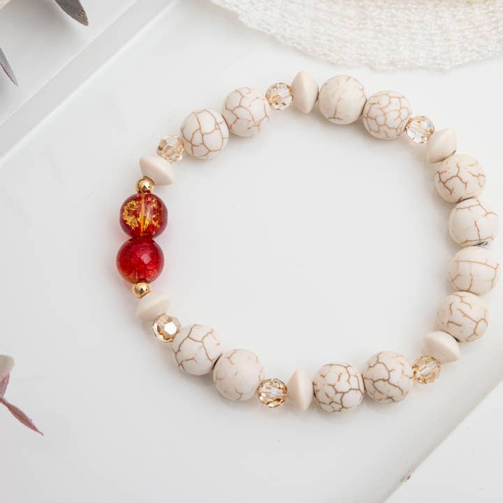 Bracelet d'howlite et de perles toupies for wholesale by Bijoux Lyne Meikle