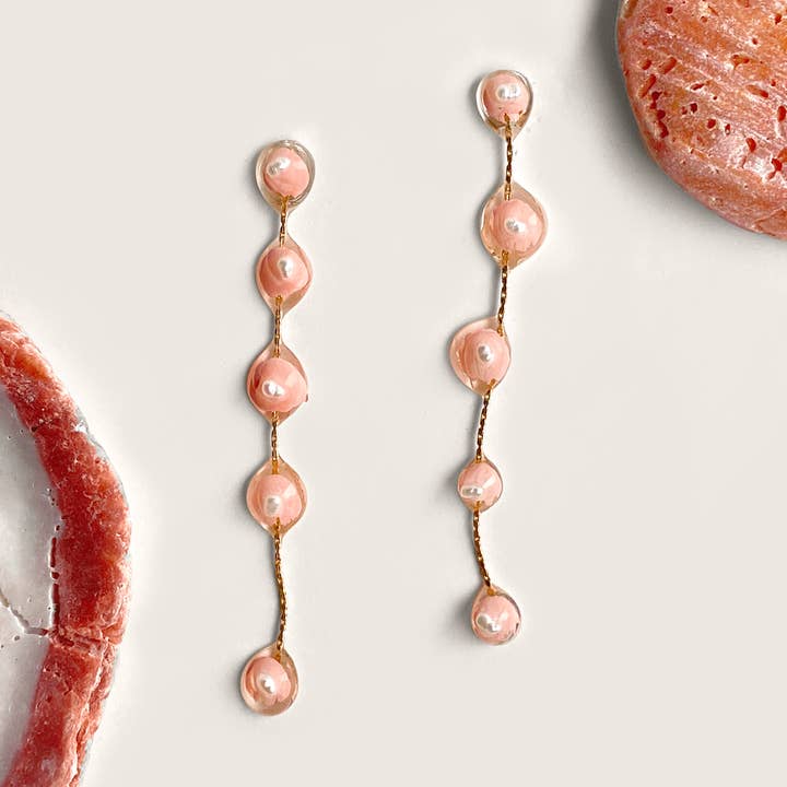 Little Secrets Drop oorbellen - Licht zalm/Parels voor wholesale door HIJA UNICA