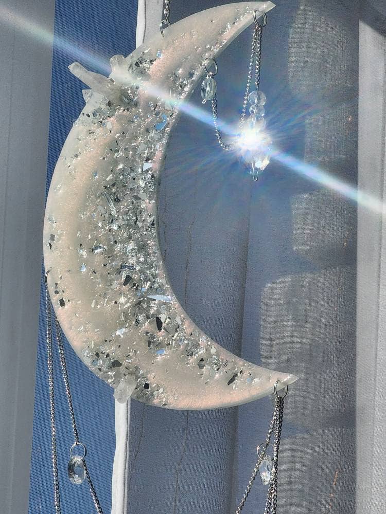 Grey Stone boutique - Wholesale Suncatcher - Pearl Moon Quartz Crystal Suncatcher: Rainbow Room Decor0