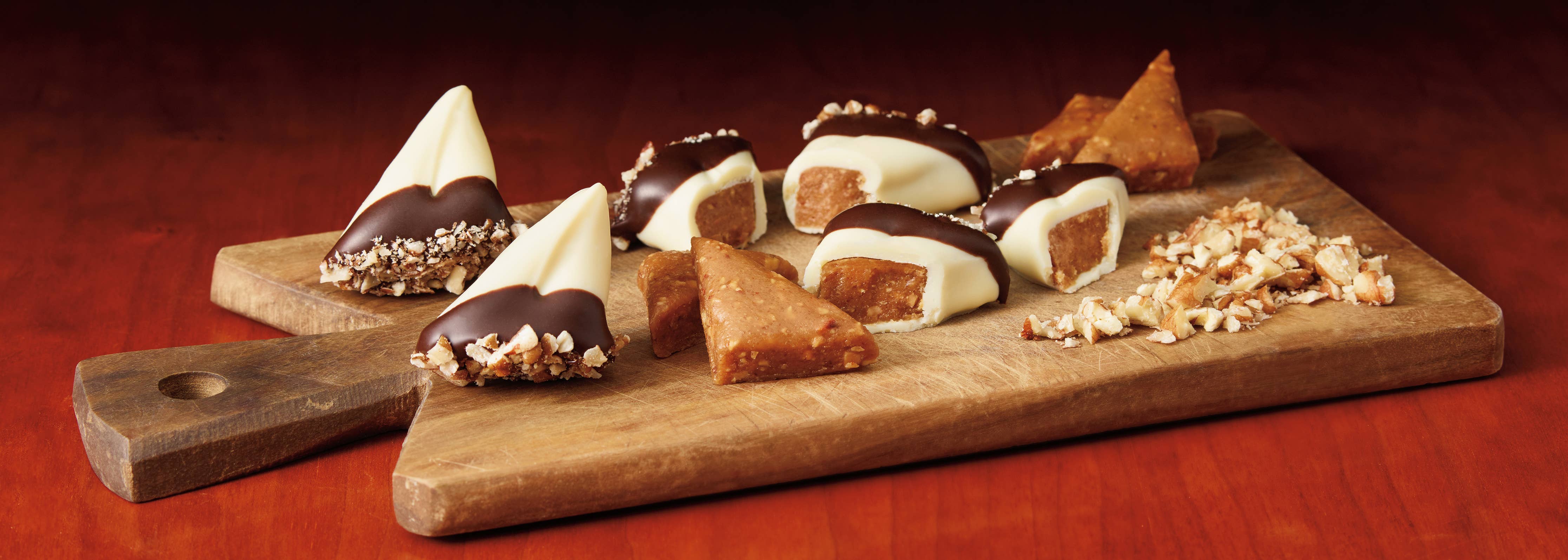 Harbor Sweets Chocolates - Wholesale Chocolate Box - Harbor Sweets Chocolates 12 Pcs Sweet Sloops Gable Box3